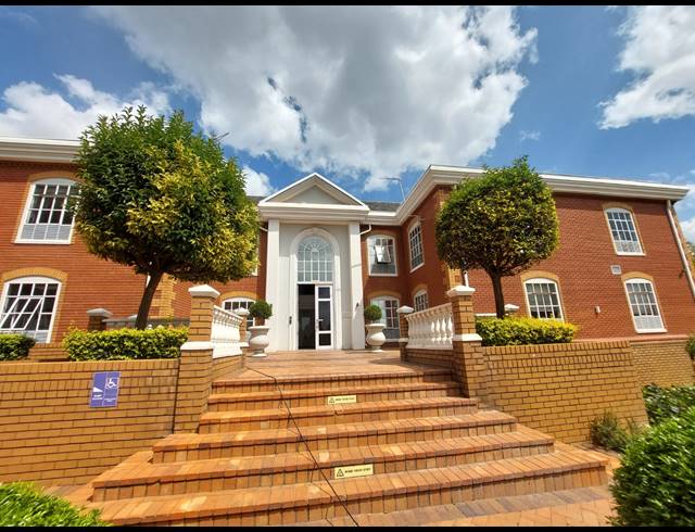 199M² OFFICE TO LET IN BRYANSTON